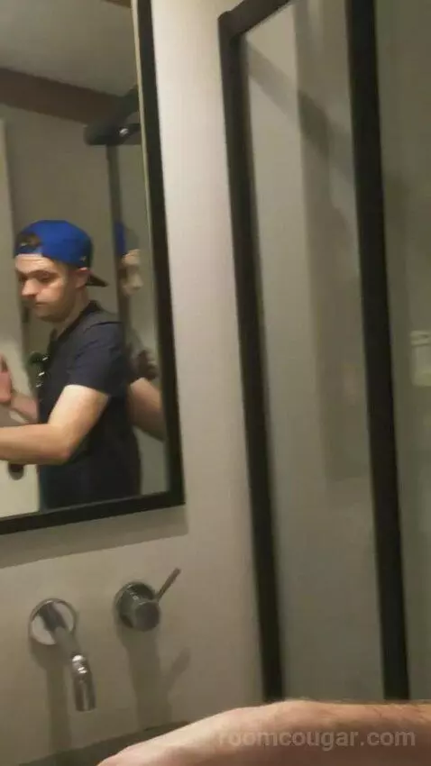Standard (Standard Bal) bathroom picture #2