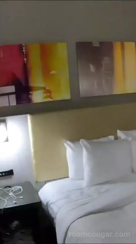 Standard King Room (#1901) bed picture #1