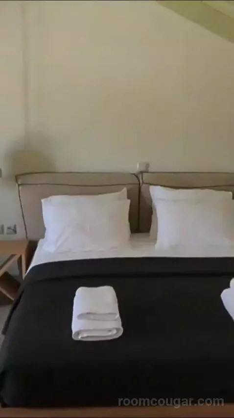 Suite (Scirocco) bed picture #5