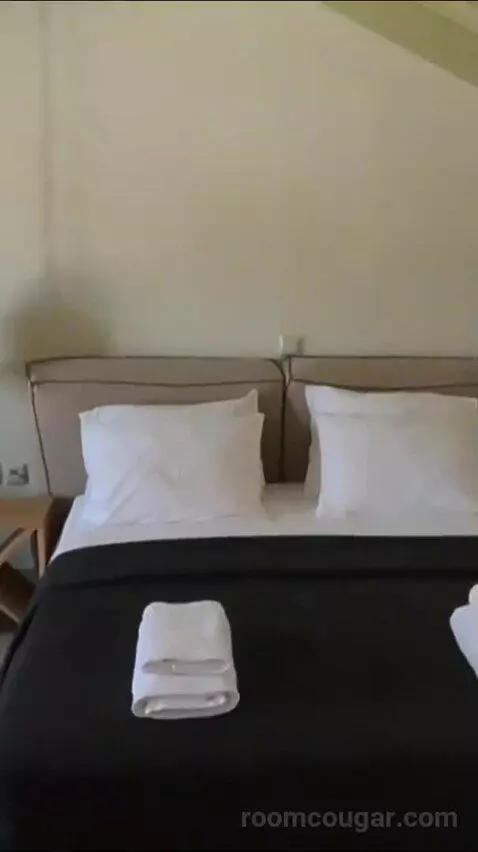 Suite (Scirocco) bed picture #6