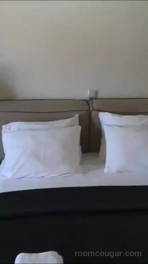 Suite (Scirocco) bed picture #11