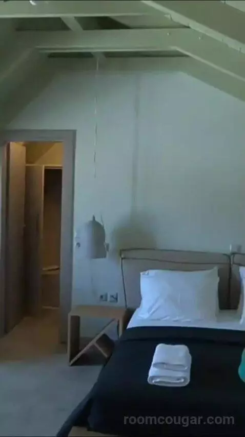 Suite (Scirocco) bed picture #2