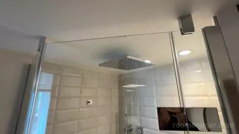 Suite (Presidential) bathroom picture #6