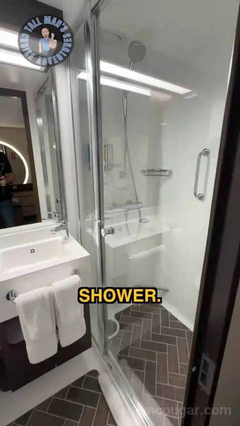 Inside Cabin (Havana Insid) bathroom picture #9