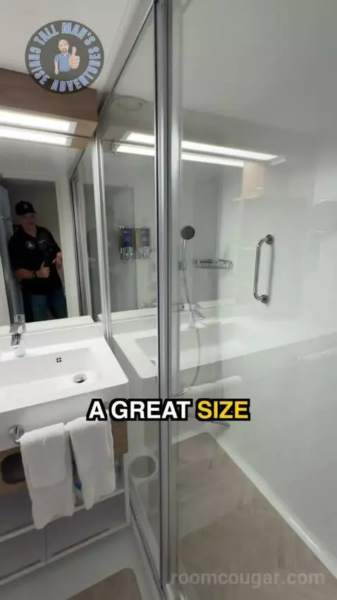 Suite (Ocean Suite) bathroom picture #7
