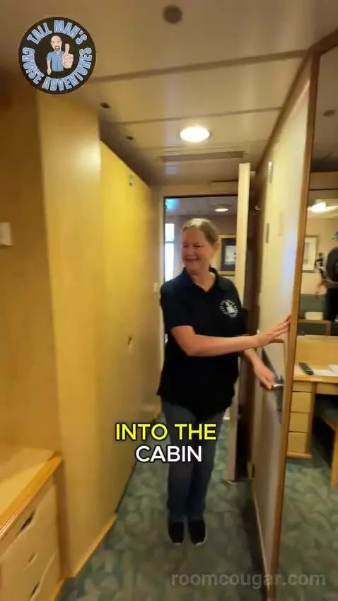 Inside Cabin (#1555) picture #13