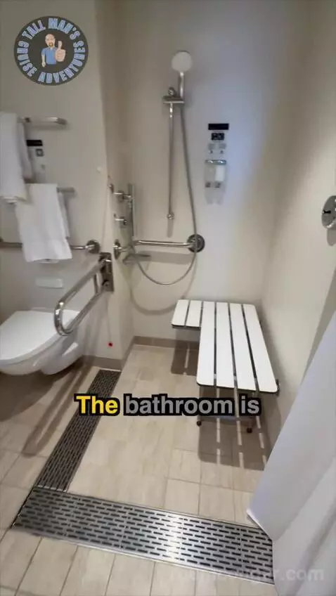 Accessible Balcony (#11268) bathroom picture #2