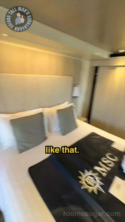 Aurea Premium Suite with Terrace (#9002) bed picture #5