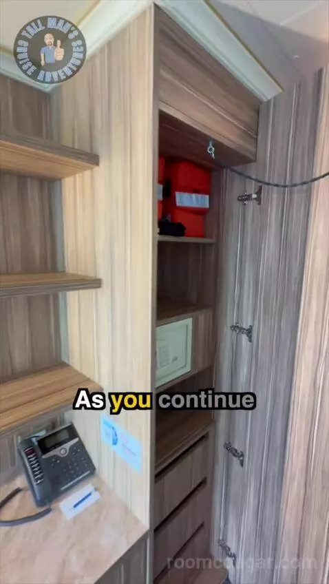 Balcony Cabin (COVE Balcony) picture #5