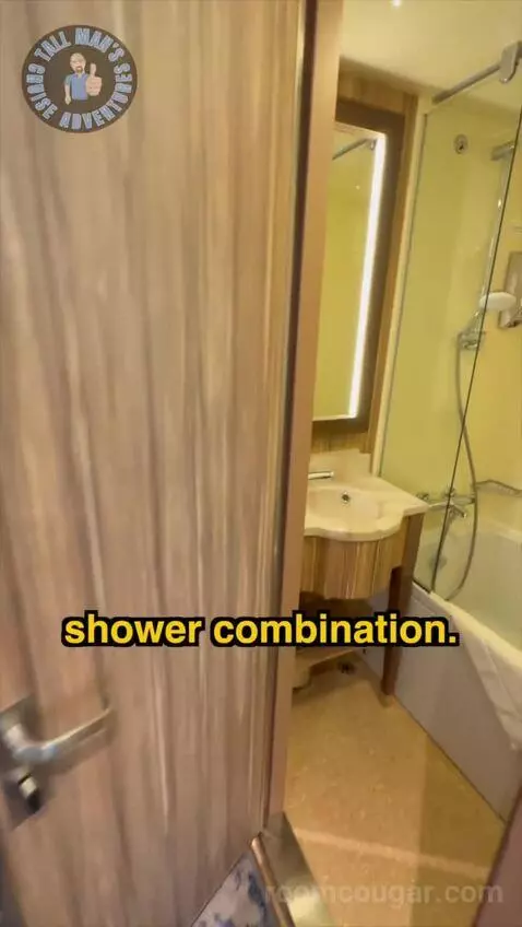 Deluxe Ocean View (2 Bathrooms) bathroom picture #2