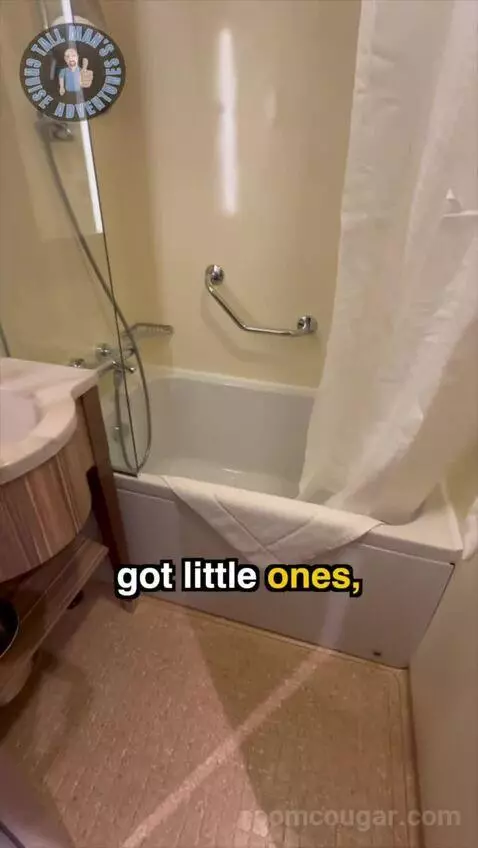 Deluxe Ocean View (2 Bathrooms) bathroom picture #3