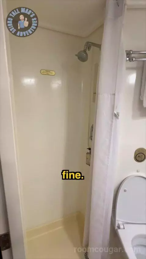 Aft Facing Balcony (B755) bathroom picture #1
