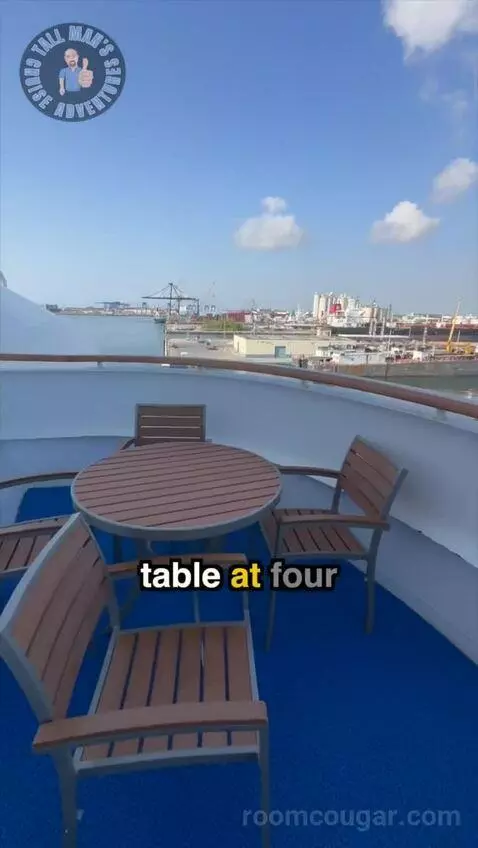 Family Cabin (D105 Suite) view picture #6