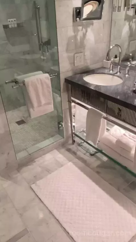 Grand Deluxe, Guest Room, 2 Double bathroom picture #4