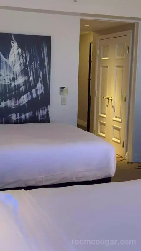Queen Room with Two Queen Beds and City View (#912) bed picture #9