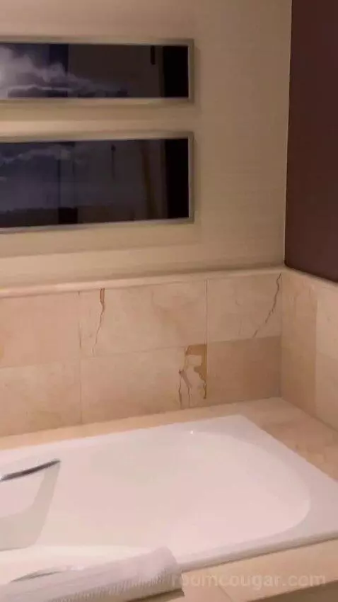 Queen Room with Two Queen Beds and City View (#912) bathroom picture #7