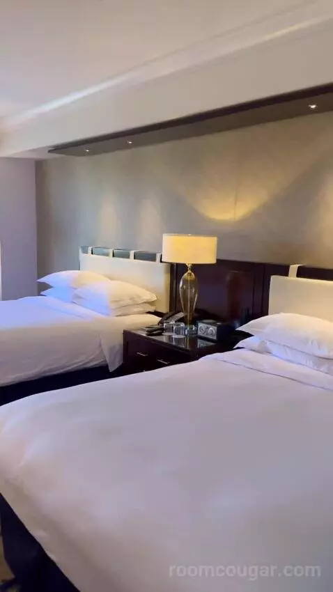 Queen Room with Two Queen Beds and City View (#912) bed picture #1