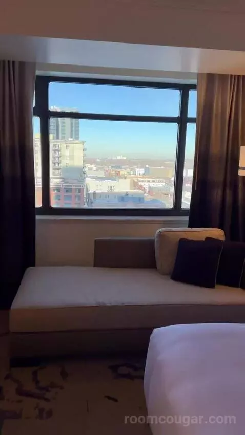 Queen Room with Two Queen Beds and City View (#912) bed picture #5