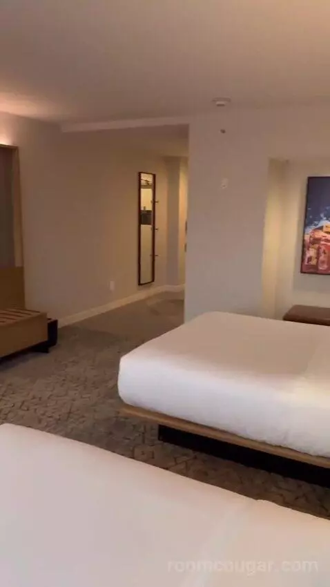 Queen Room with Two Queen Beds (#627) bed picture #4