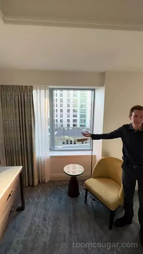 Luxury Suite, 1 Bedroom Larger Suite, 1 King, Sofa Bed (#947) bed picture #5