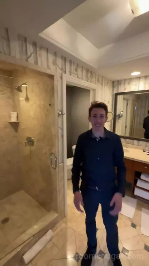 Luxury Suite, 1 Bedroom Larger Suite, 1 King, Sofa Bed (#947) bathroom picture #7