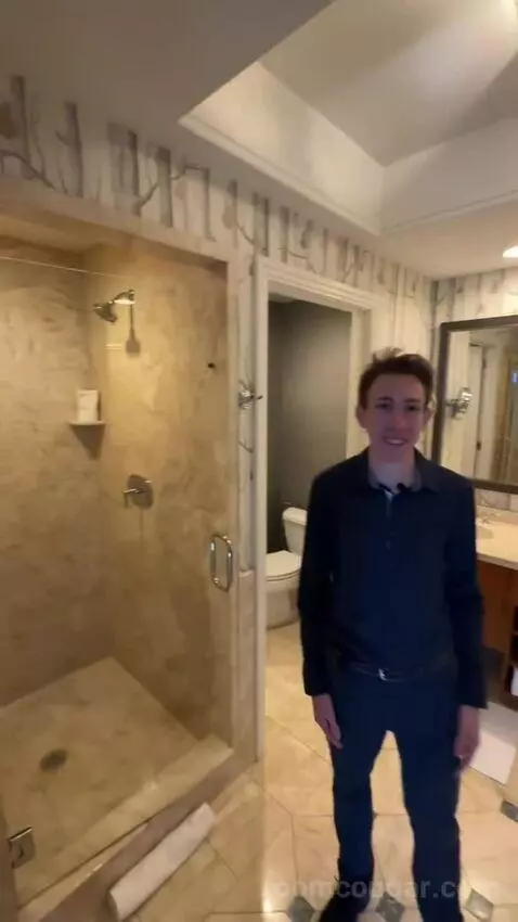 Luxury Suite, 1 Bedroom Larger Suite, 1 King, Sofa Bed (#947) bathroom picture #8