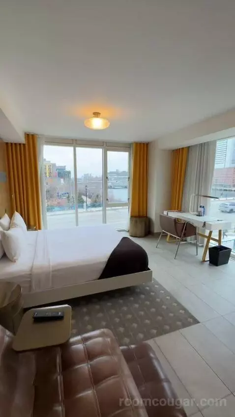 Coveted Corner Harbor, Junior Suite, 1 King, Harbor View, Corner Room (#327) picture #2