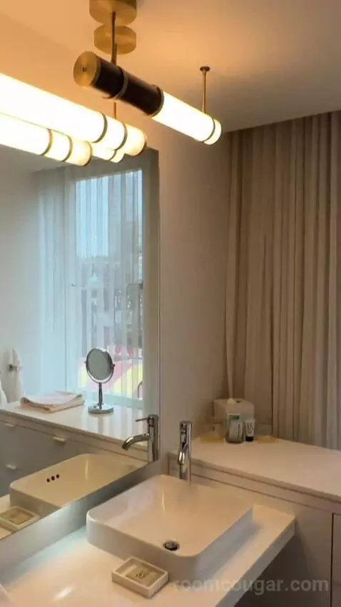 Coveted Corner Harbor, Junior Suite, 1 King, Harbor View, Corner Room (#327) bathroom picture #6