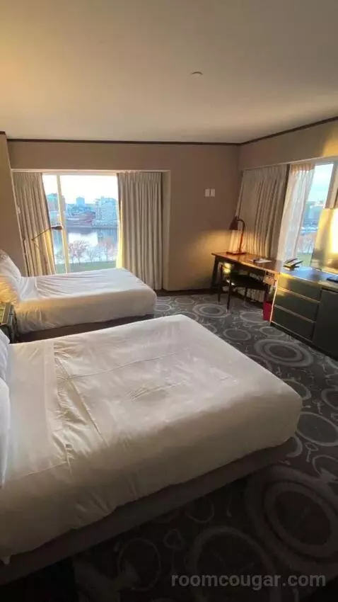 Grand Deluxe, Larger Guest Room, 2 Double, River View (#1404) bed picture #9