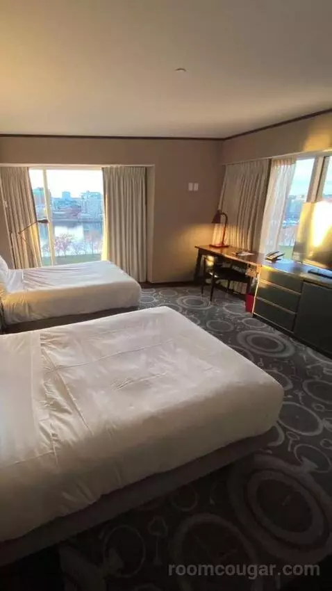 Grand Deluxe, Larger Guest Room, 2 Double, River View (#1404) bed picture #11