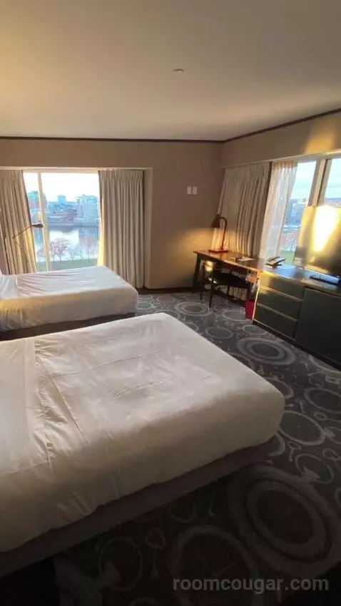 Grand Deluxe, Larger Guest Room, 2 Double, River View (#1404) bed picture #12