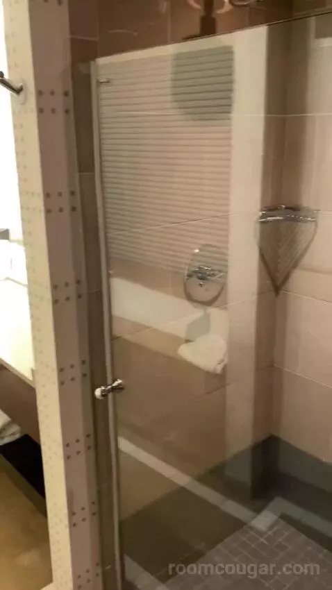 Grand Deluxe, Larger Guest Room, 2 Double, River View (#1404) bathroom picture #12