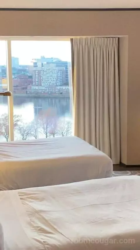 Grand Deluxe, Larger Guest Room, 2 Double, River View (#1404) bed picture #5