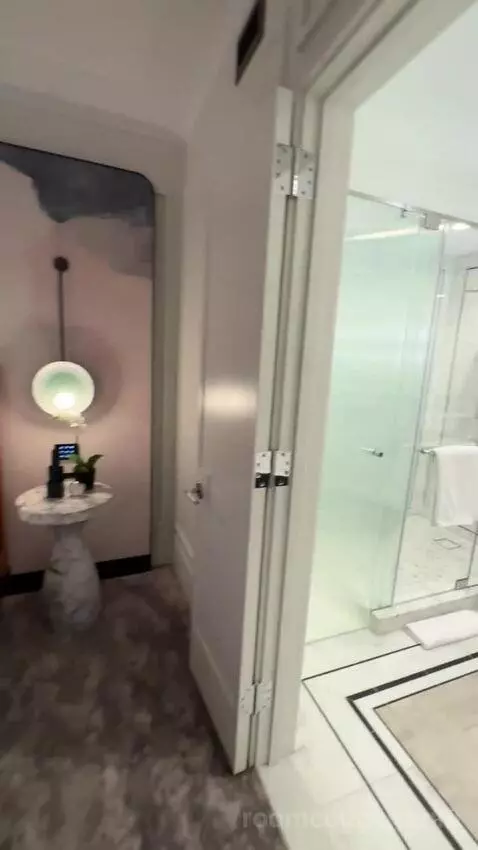 Signature One Bedroom King Suite bathroom picture #11