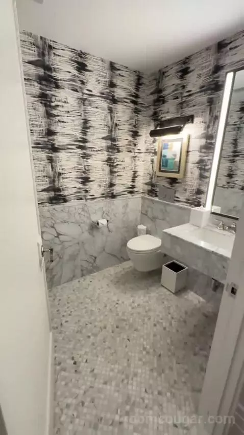Signature One Bedroom King Suite bathroom picture #1