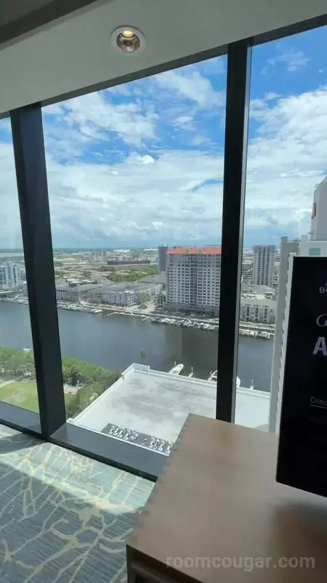 Superior Corner Spa, Larger Guest Room, 1 King, Partial Harbor View (#2187) view picture #2