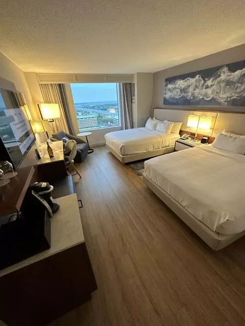 gogotravelwithjosh's review preview (Tampa Marriott Water Street)