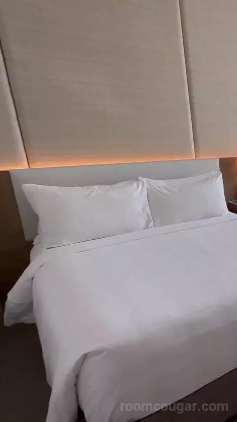Pool View, Guest Room, 2 Queen, Pool View bed picture #3