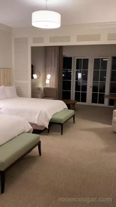 Junior Suite, 2 Queen, Sofa Bed bed picture #3