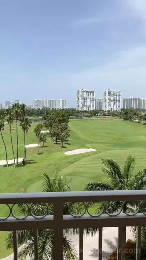Junior Suite King, Junior Suite, 1 King, Sofa Bed, Balcony (#1605) view picture #4