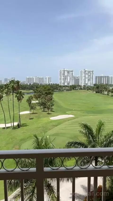 Junior Suite King, Junior Suite, 1 King, Sofa Bed, Balcony (#1605) view picture #5