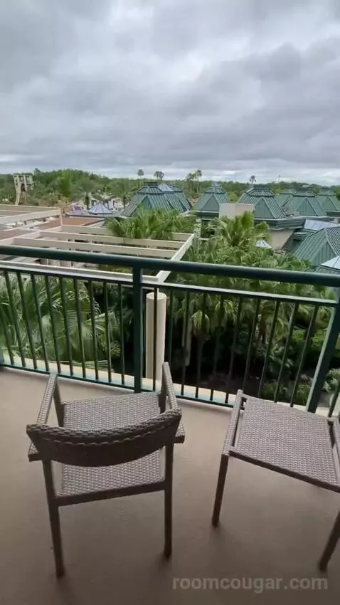 Ambassador, Suite, 2 Queen, Sofa Bed, Pool-Laser Show View (#20488) view picture #6