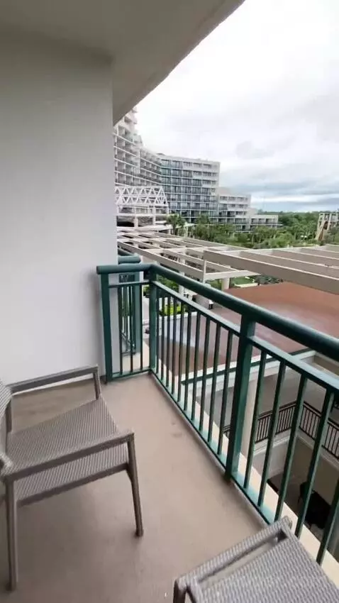 Ambassador, Suite, 2 Queen, Sofa Bed, Pool-Laser Show View (#20488) view picture #8