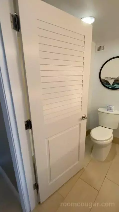 Ambassador, Suite, 2 Queen, Sofa Bed, Pool-Laser Show View (#20488) bathroom picture #1