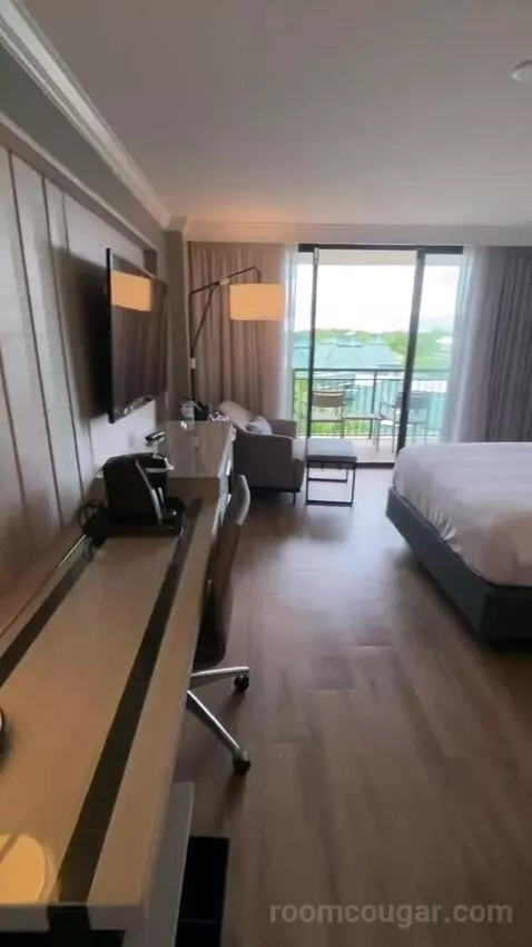 Ambassador, Suite, 2 Queen, Sofa Bed, Pool-Laser Show View (#20488) bed picture #2
