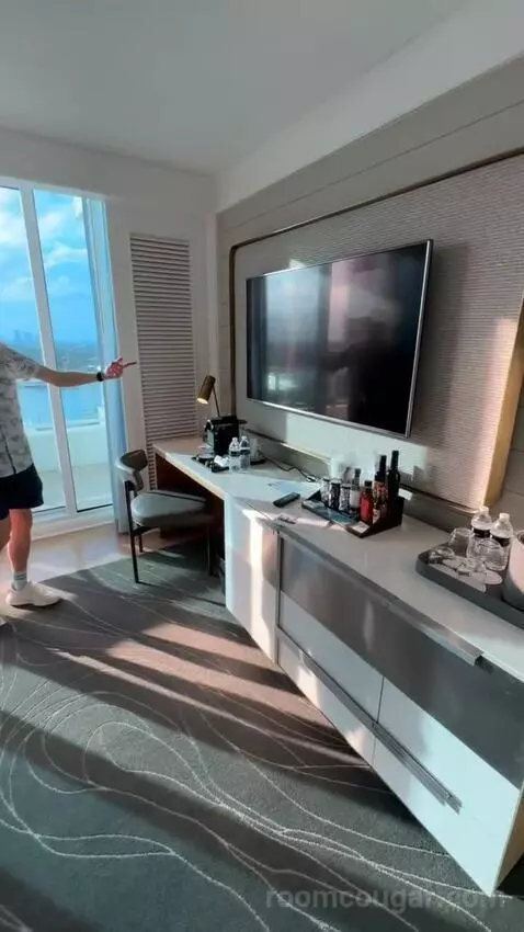 Junior Suite with Intracoastal View (#1426) view picture #1