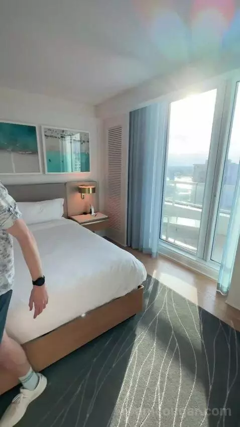 Junior Suite with Intracoastal View (#1426) bed picture #7