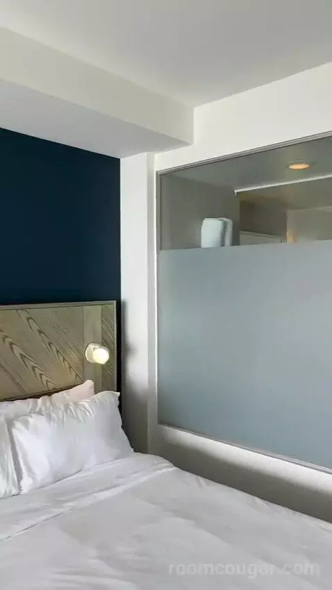 Spectacular Queen Room, Guest Room, 2 Queen, Partial Ocean View, Balcony (#1725) bed picture #6