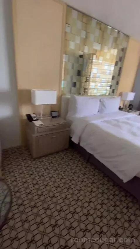 Royal Oceanfront Suite, Suite, 2 King (#1402) bed picture #7