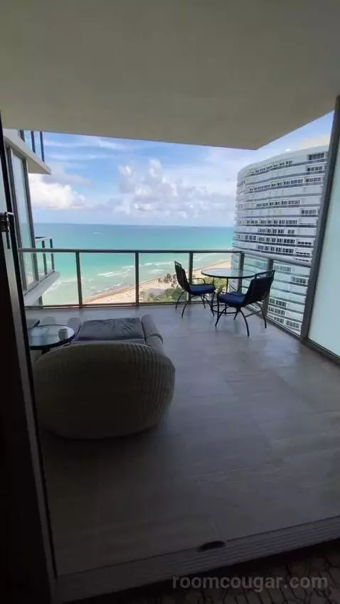 Royal Oceanfront Suite, Suite, 2 King (#1402) view picture #1